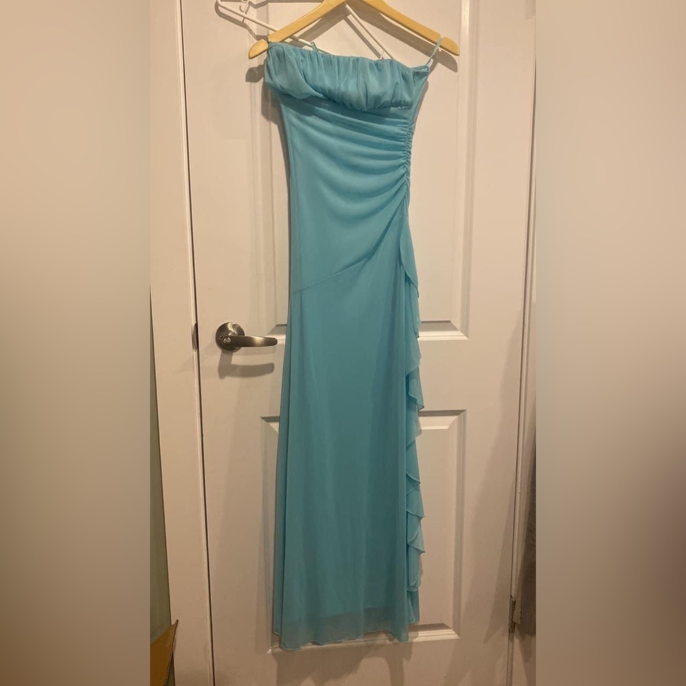 Prom dress Chiffon strapless dress le chateau